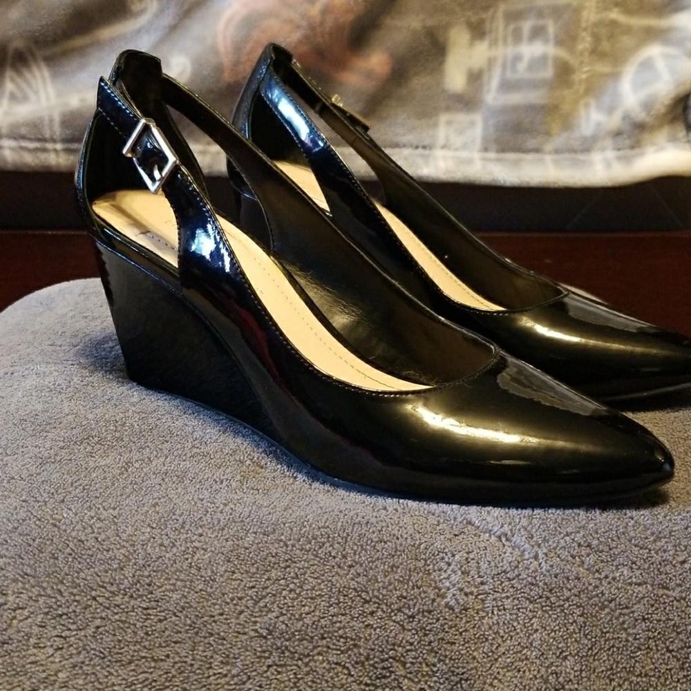 Black women's heels, too small for me